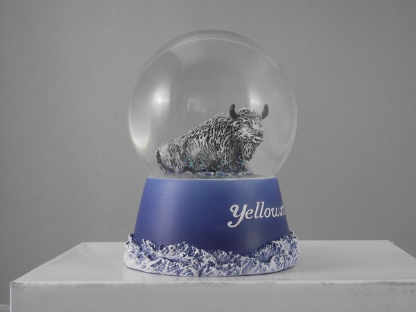 Yellowstone Park tourist souvenir buffalo-shaped water ball decorative snow globe gift